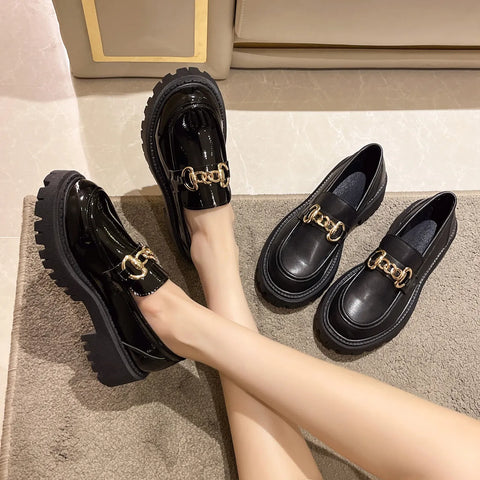 Stylish Round Toe Flats with Metal Chain Buckle: Women's Casual Shoes