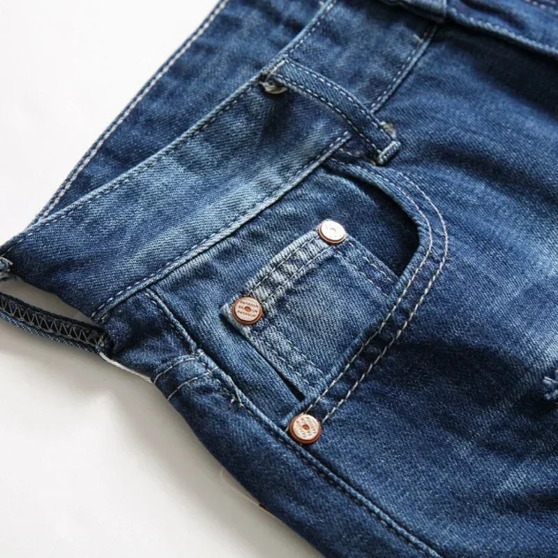 Ripped Denim Shorts for Men: Personalized Fit and Maximum Comfort