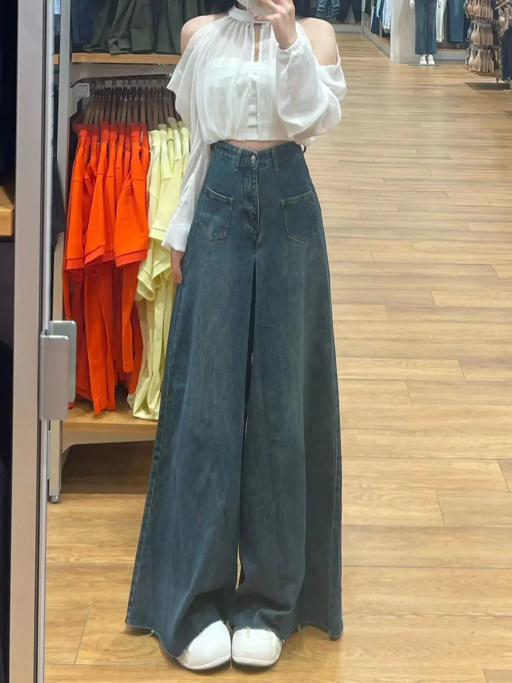 Womens High-Waisted Wide Leg Jeans