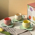 Suits, tulip cups and saucers, flower-shaped ceramic coffee cups and saucers,