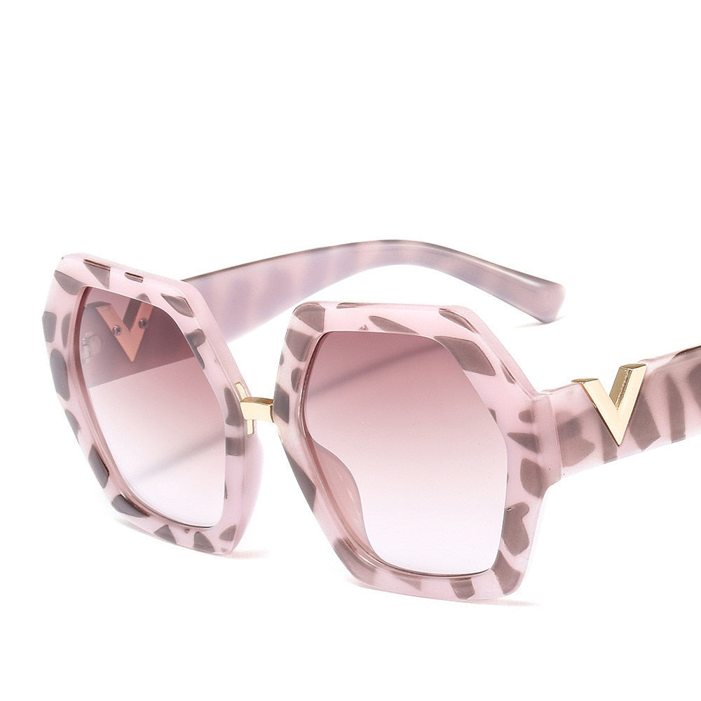 Step Up Your Style with Women Retro Sunglasses Timeless Fashion Statement
