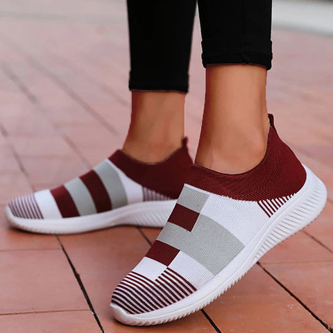 2024 New Fashion Outdoor Soft Women Sneakers Slip On Shoes Ladies Vulcanize Shoes