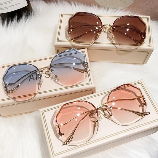 Women's Sunglasses Fashion Beach Style Stylish and Protective Eyewear